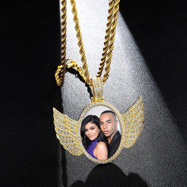 Picture Pendant Wings Necklace