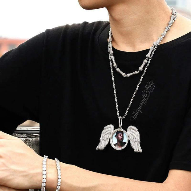Picture Pendant Necklace with Wings