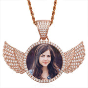 Picture pendant with wings