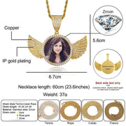 Picture pendant with wings