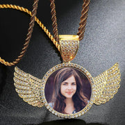 Picture pendant with wings